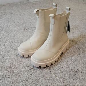 TOMS Women's Rowan Water Resistant Chelsea Boots Cream Size 9